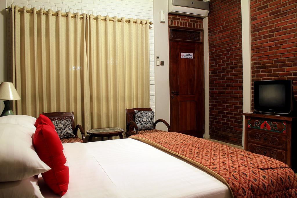 Zen Sukamekar Surya Sumantri Hotel *
