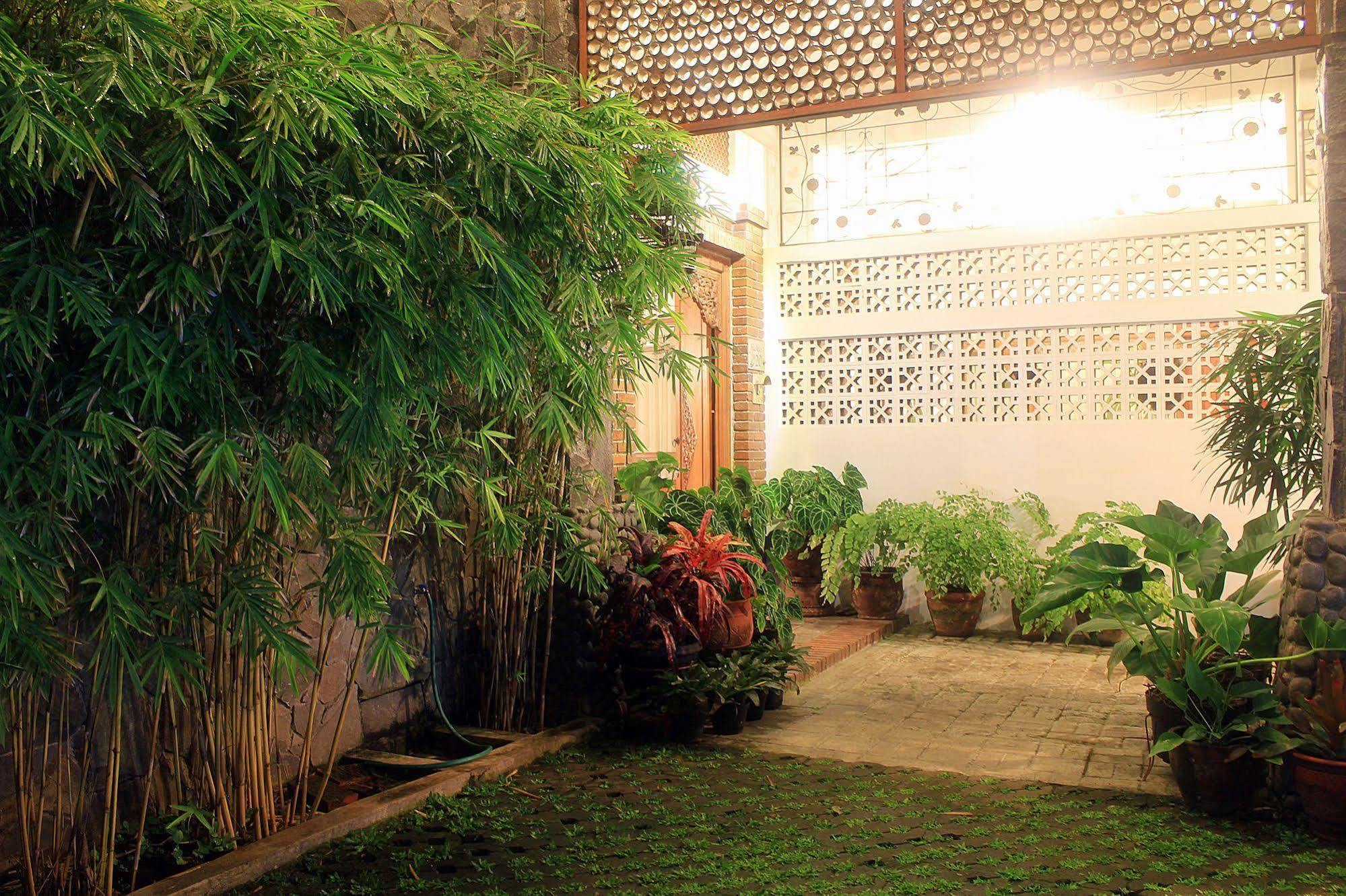 Zen Sukamekar Surya Sumantri * Bandung