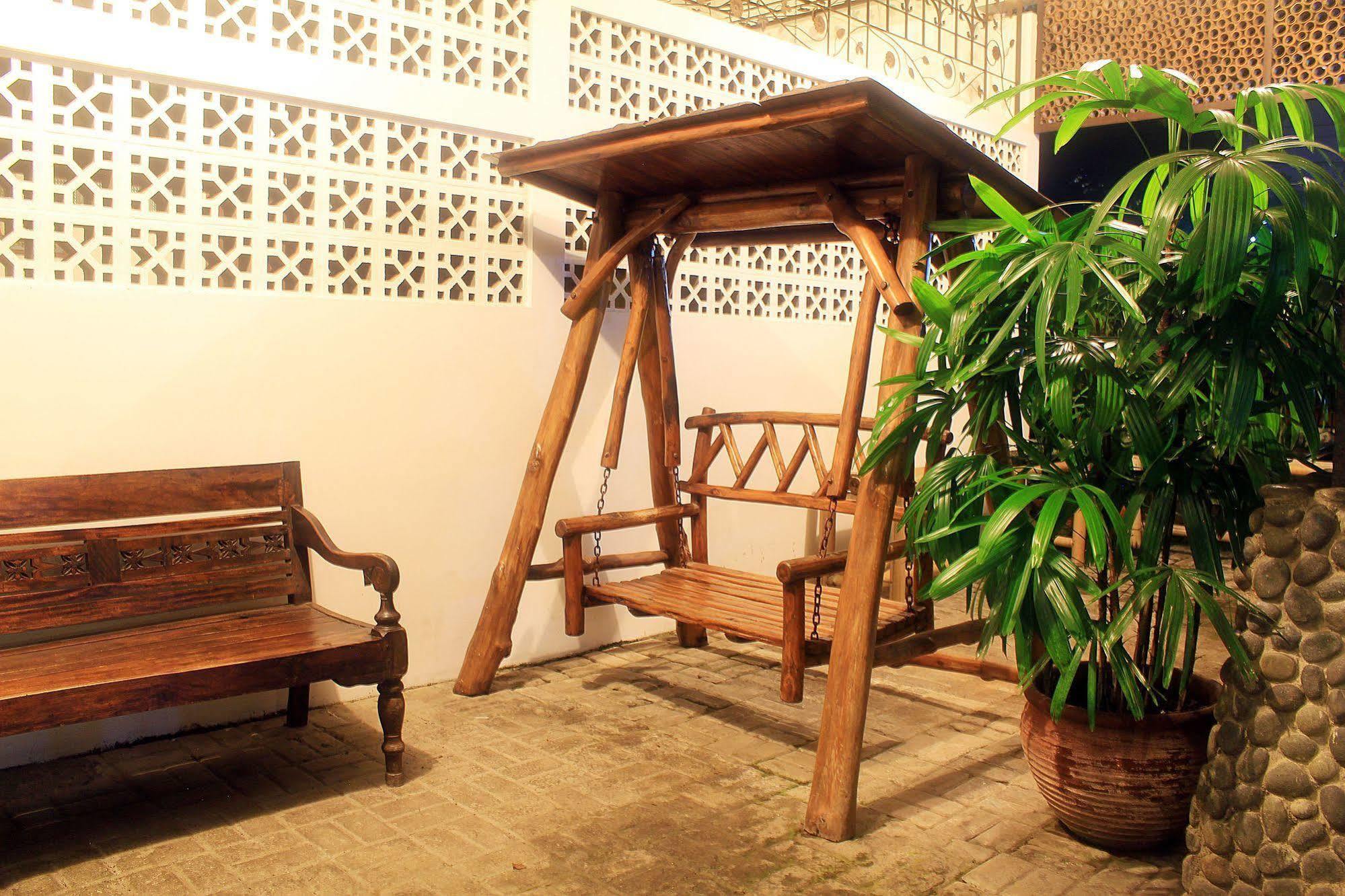 Hotel Zen Sukamekar Surya Sumantri Bandung