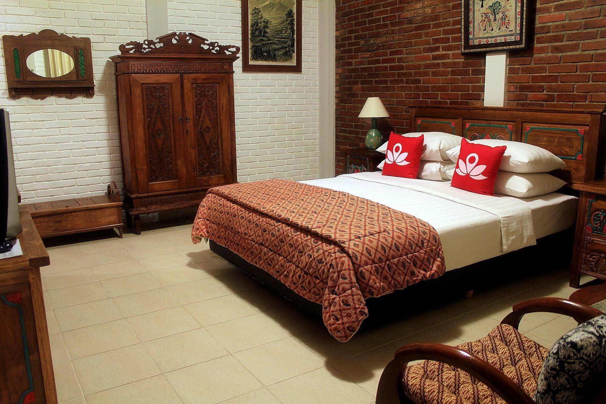 Zen Sukamekar Surya Sumantri Hotel